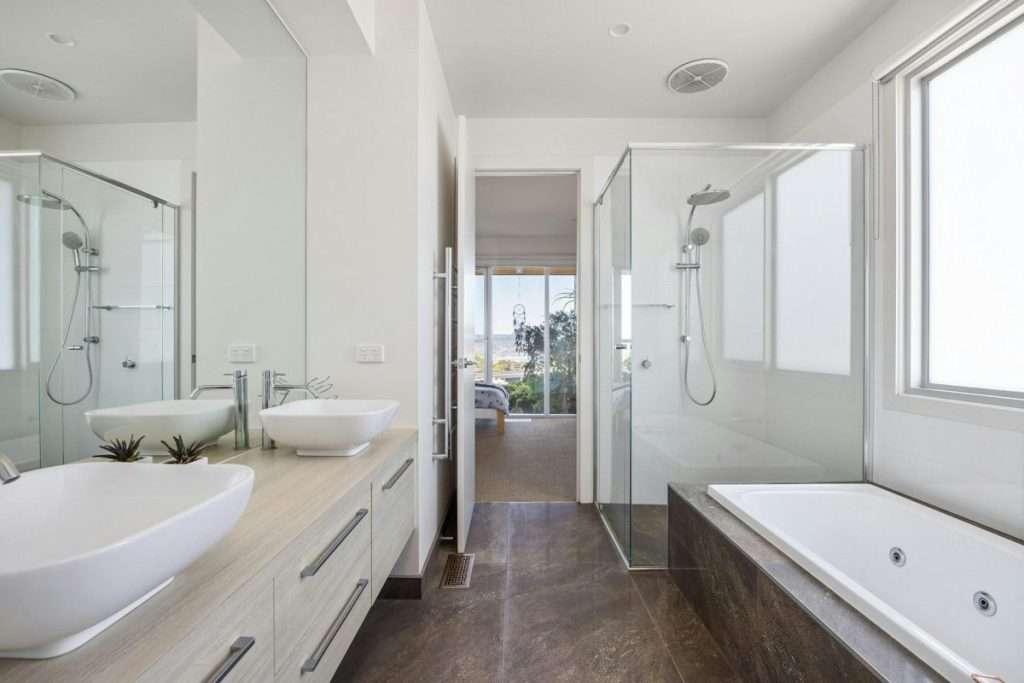 Comment moderniser une salle de bain ?