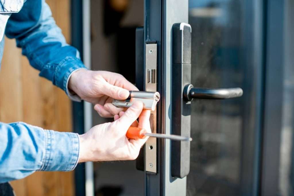 Votre serrure lâche dans le 10e ? Ce qu'il faut faire sans paniquer